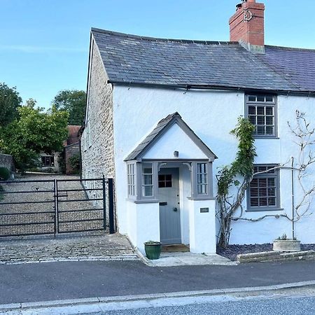 Cosy Two Bedrooom Cottage Set In A Dorset Village Sturminster Newton Extérieur photo