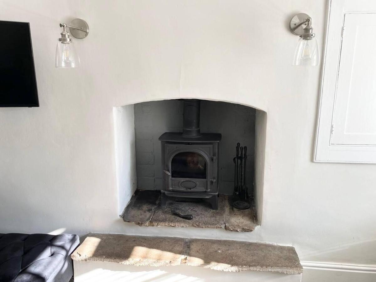 Cosy Two Bedrooom Cottage Set In A Dorset Village Sturminster Newton Extérieur photo