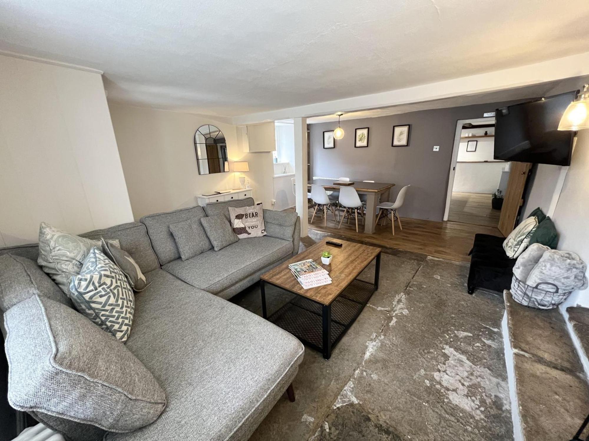Cosy Two Bedrooom Cottage Set In A Dorset Village Sturminster Newton Extérieur photo