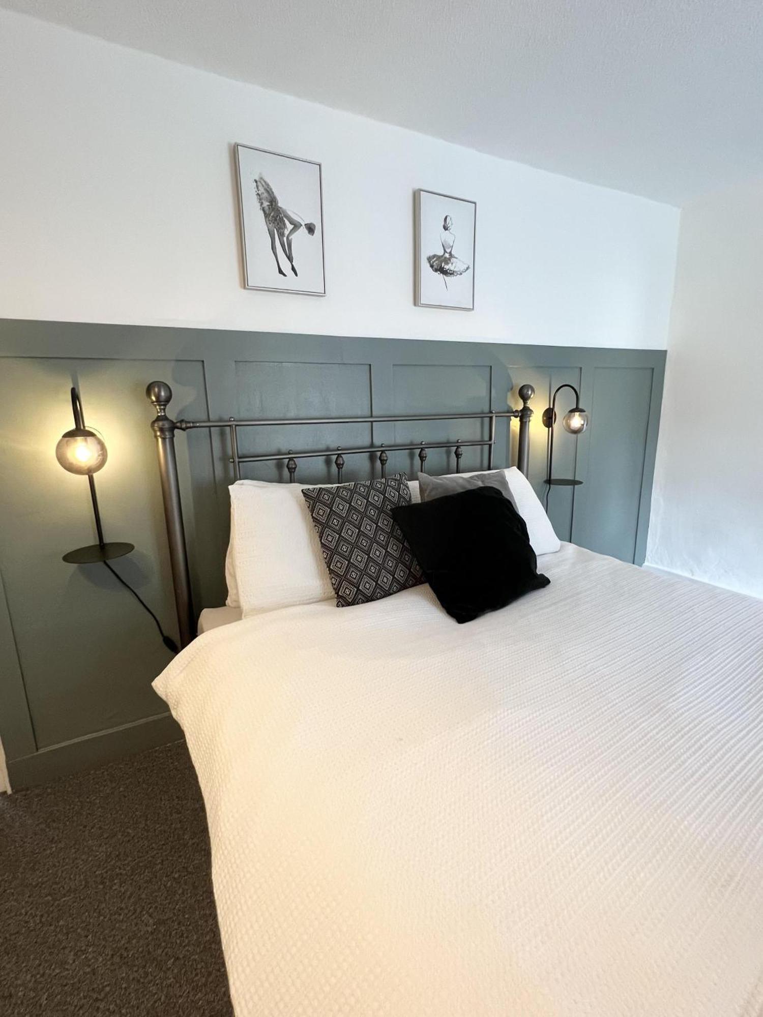 Cosy Two Bedrooom Cottage Set In A Dorset Village Sturminster Newton Extérieur photo